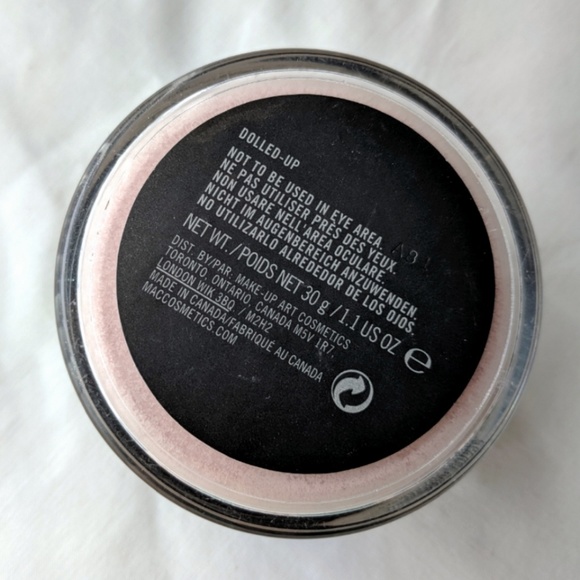 MAC Cosmetics Dolled Up Iridescent Powder - Picture 5 of 5